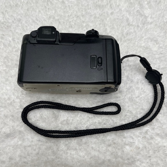 Pentax IQZoom 105G 35mm Point & Shoot Film Camera - Case - UNTESTED - Picture 2 of 2